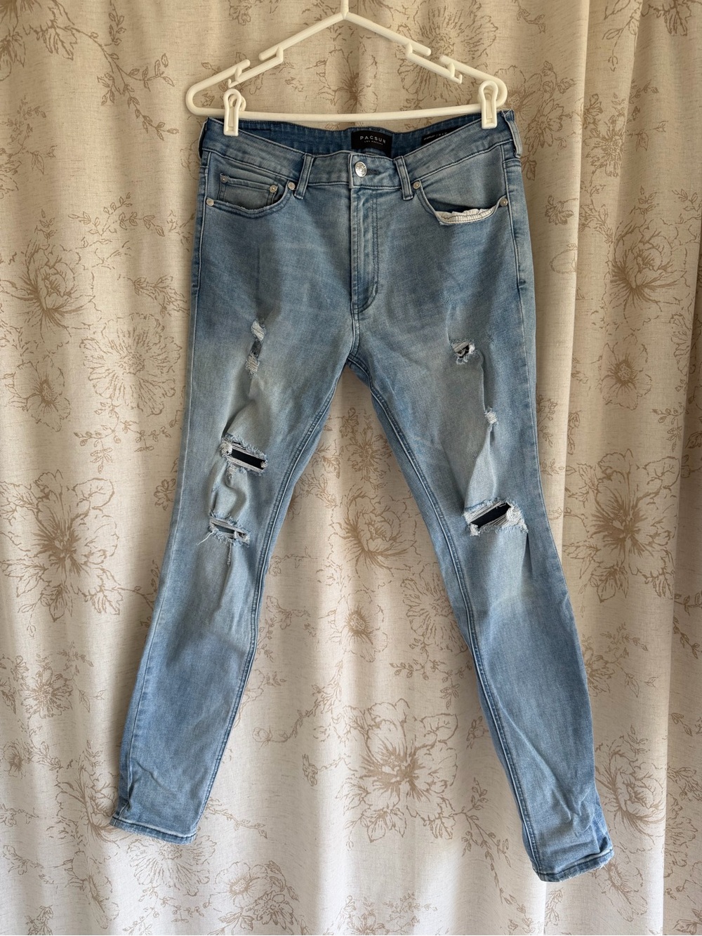 PACSUN Men’s Light Blue Distressed Skinny Jeans